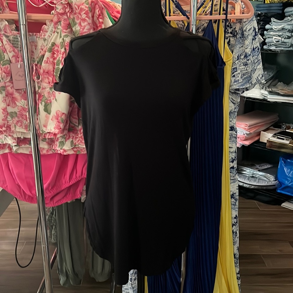 Boohoo - black Cute but casual top with shoulder detailing